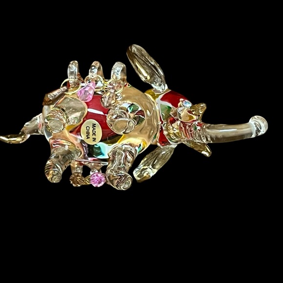 Exquisite Handblown Glass Elephant Figure Gold Details - Picture 9 of 9